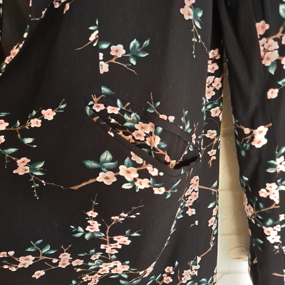 Cynthia Rowley floral buttonless blazer with pockets - Picture 7 of 8
